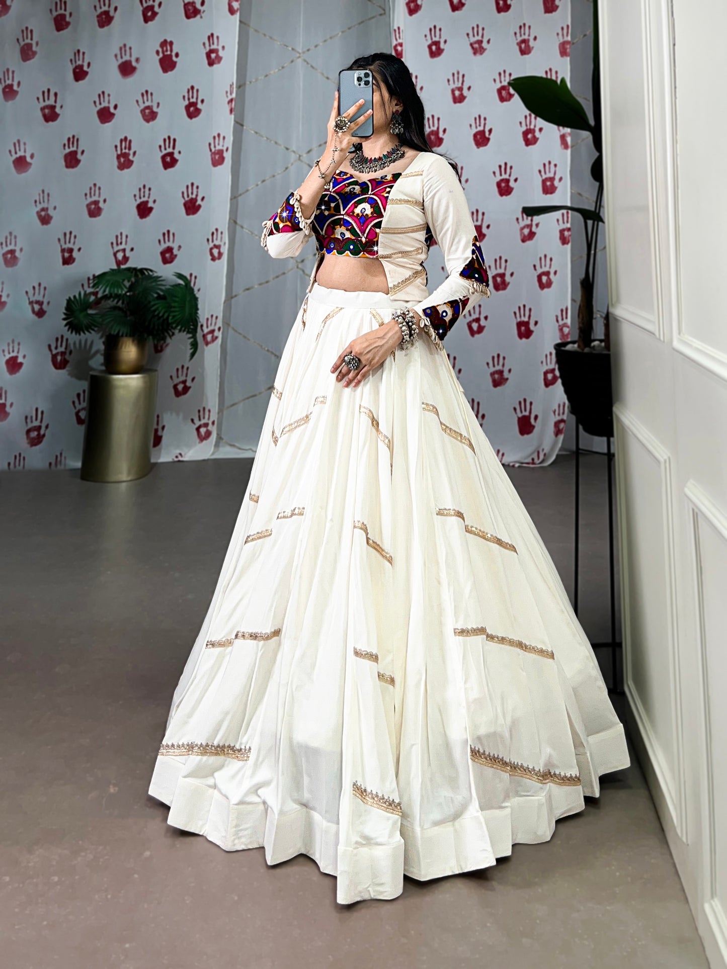 “Graceful, glamorous, and rooted in culture — the perfect pick for Garba night!”