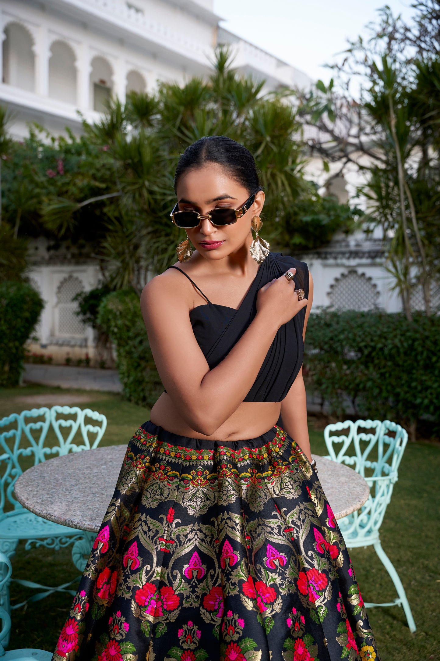 Step into with our best lehenga weaved perfectly and beautifully crafted with Banarasi design detailing. This look is perfect of all your shaadi season styles be it sangeet, pooja, kitty parties