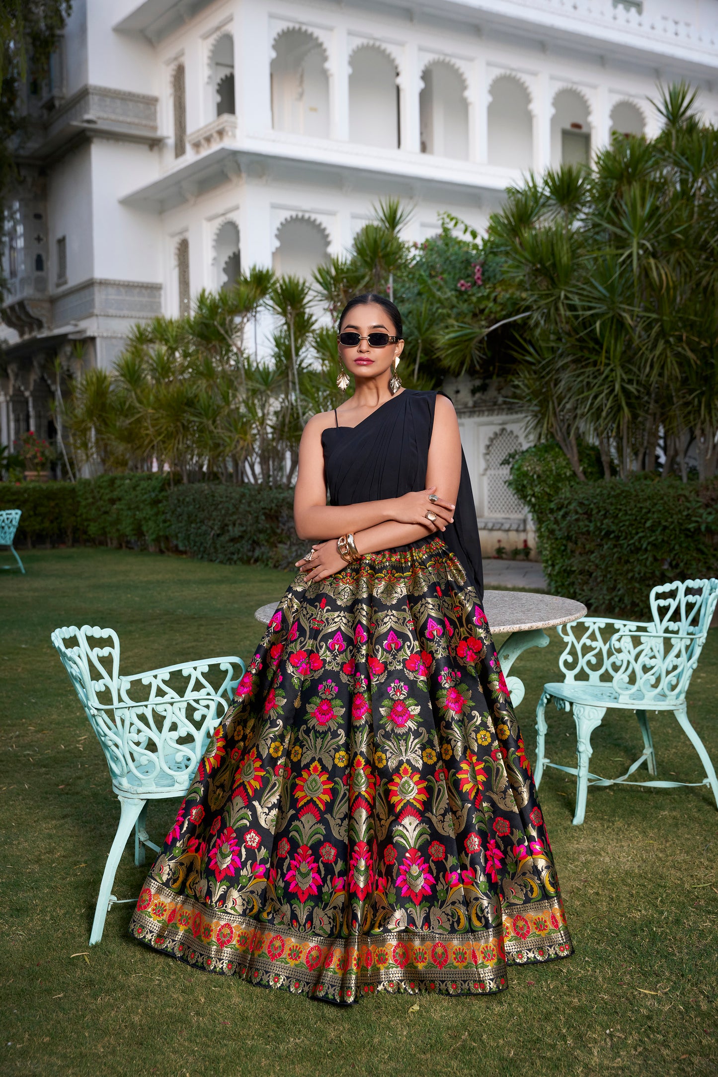 Step into with our best lehenga weaved perfectly and beautifully crafted with Banarasi design detailing. This look is perfect of all your shaadi season styles be it sangeet, pooja, kitty parties