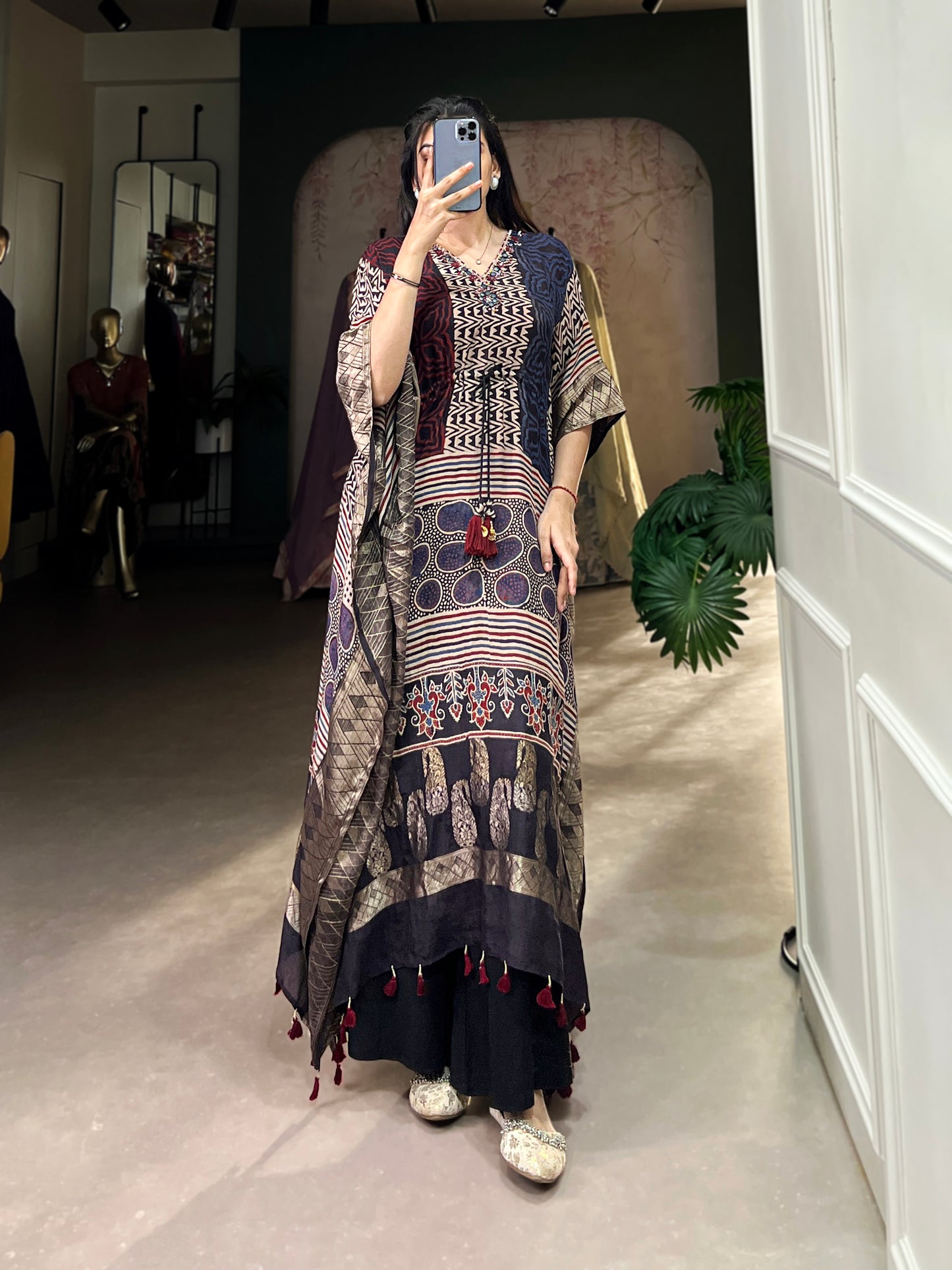 Pure elegance, pure viscose kaftana