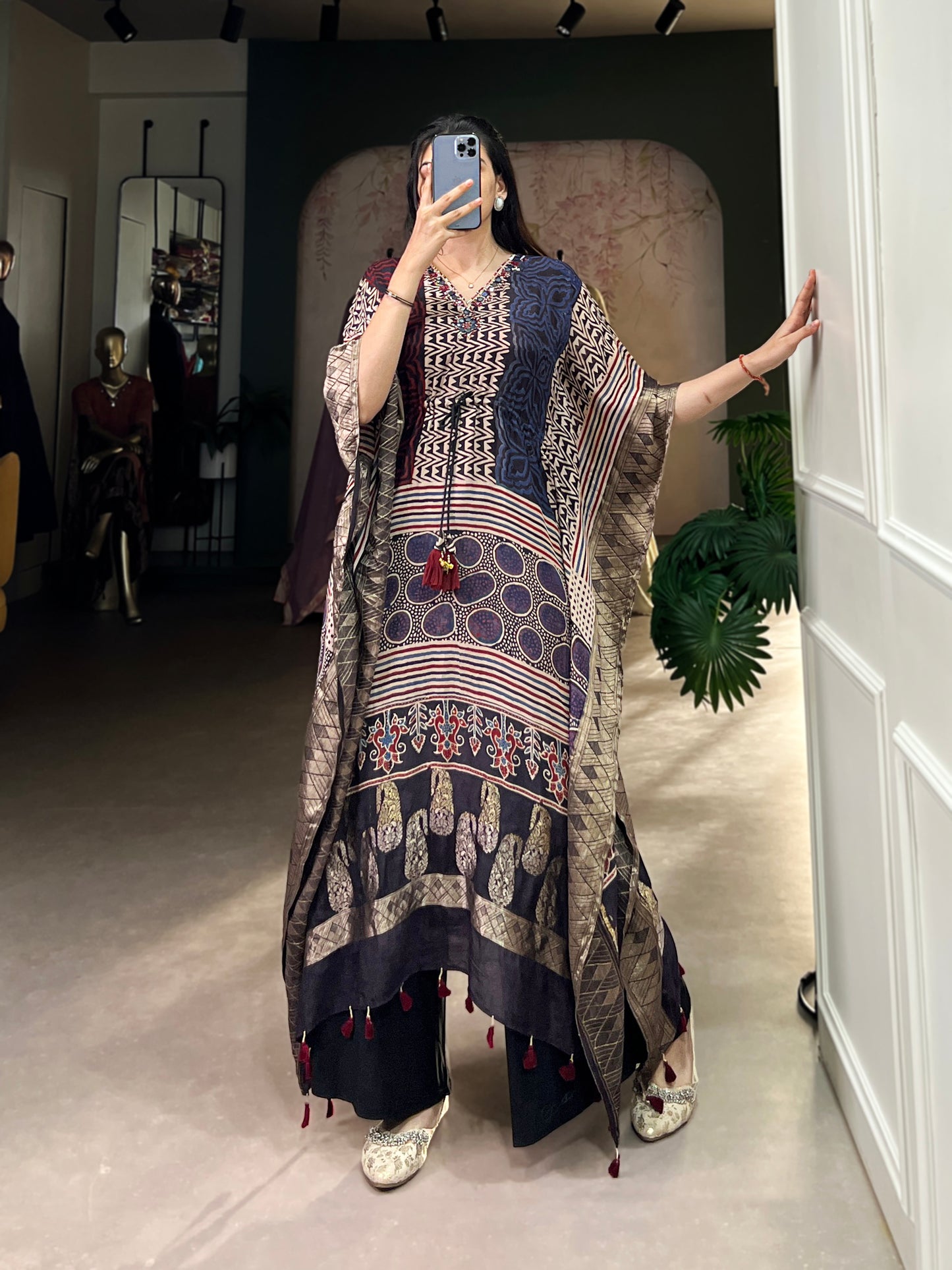 Pure elegance, pure viscose kaftana