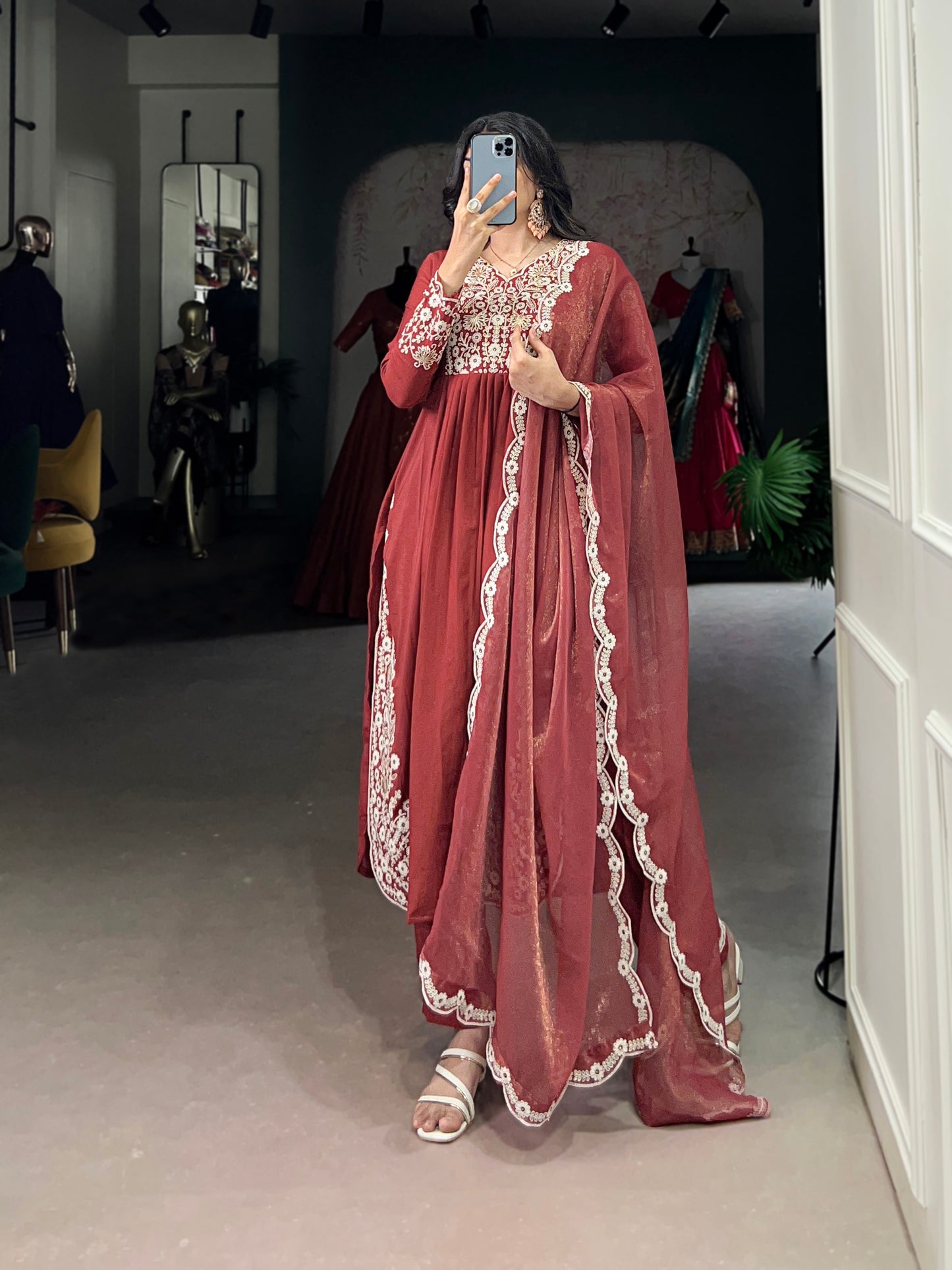 Feel the finesse of Maska cotton stitched in style.��