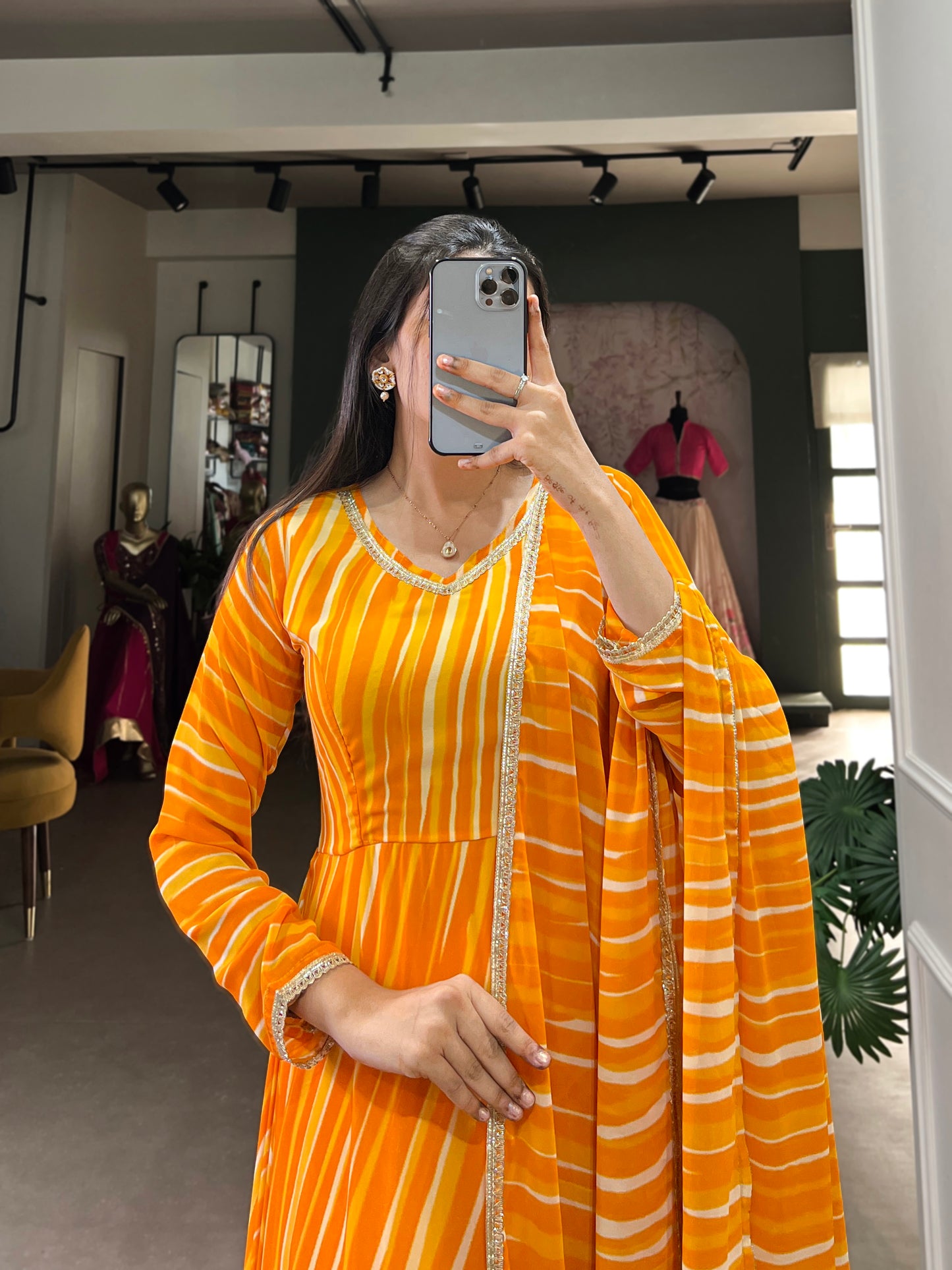 Flow into festive vibes with Leheriya charm