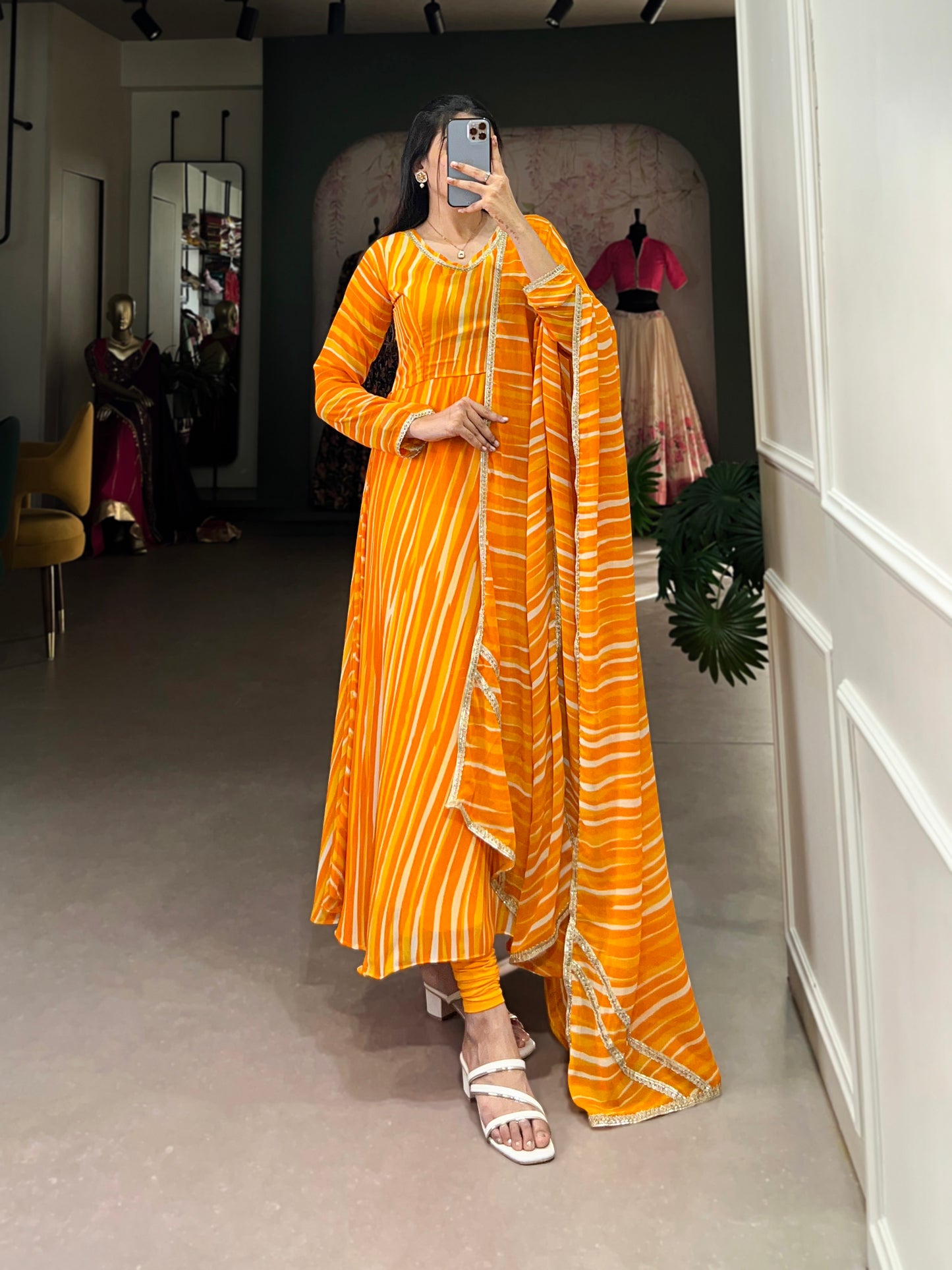 Flow into festive vibes with Leheriya charm