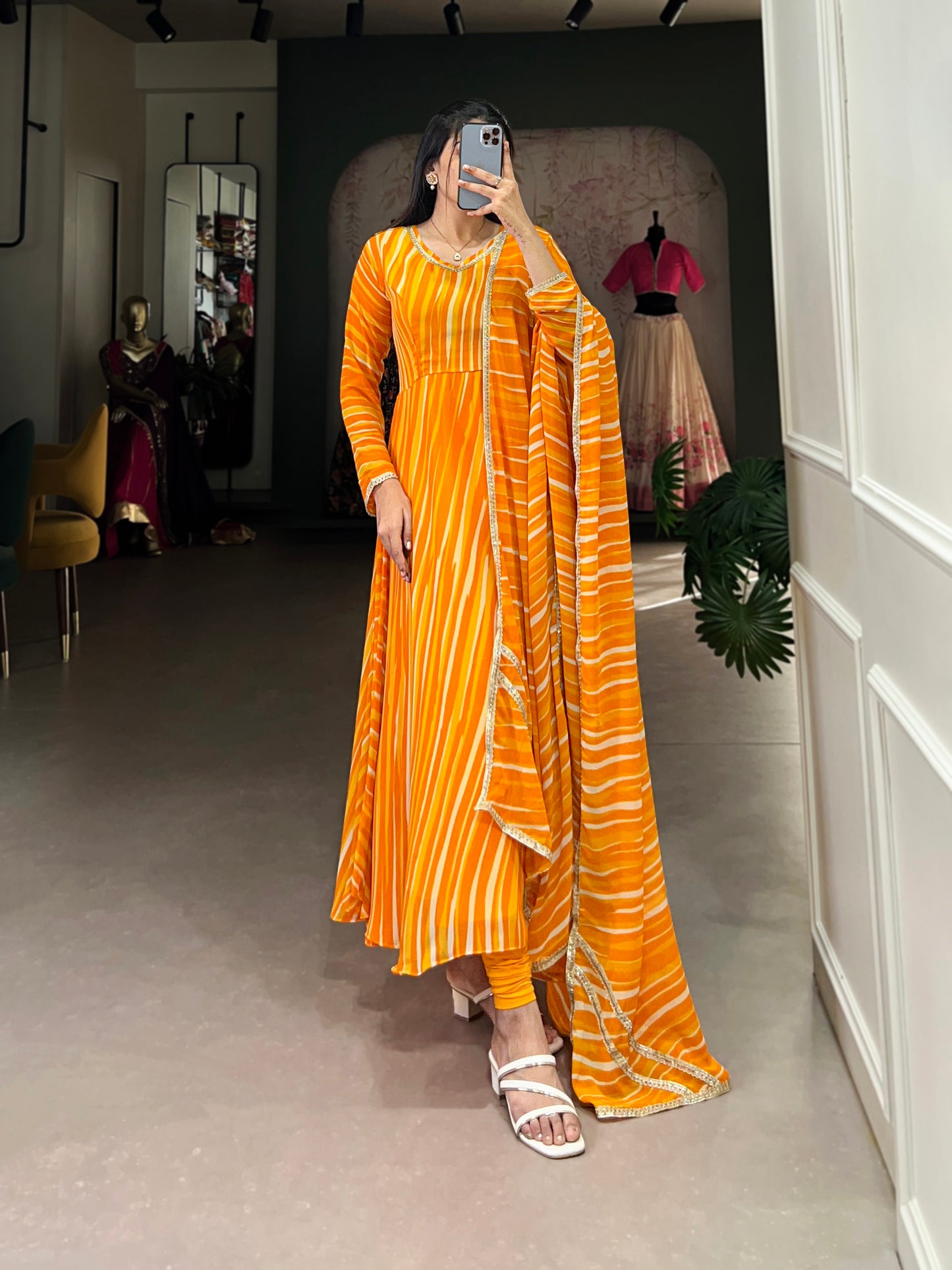 Flow into festive vibes with Leheriya charm