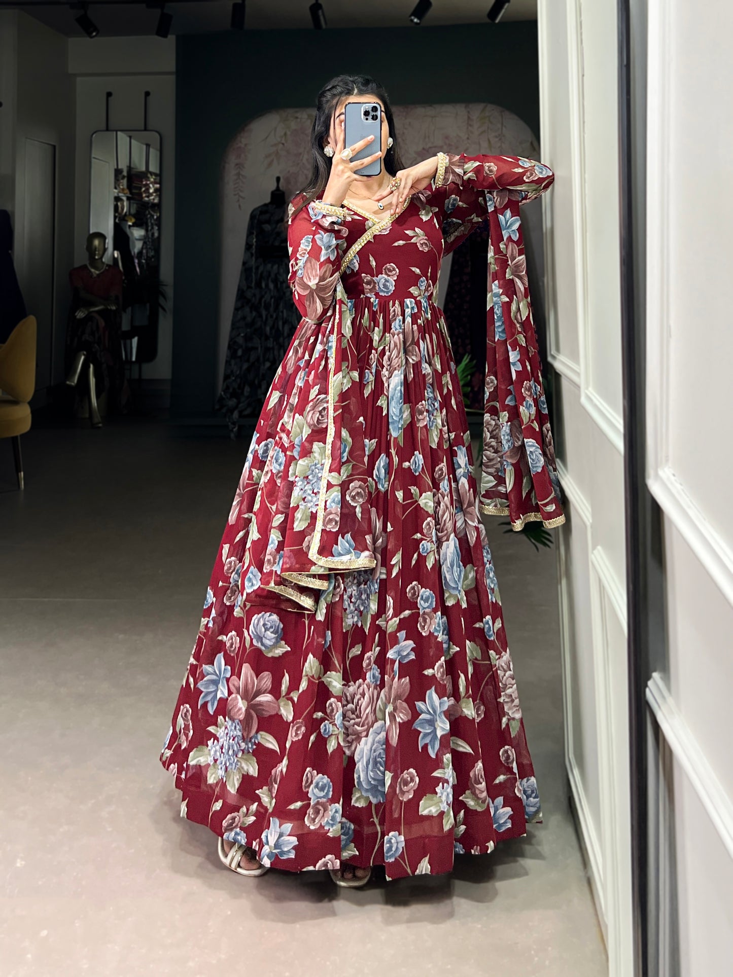 Sculpted beauty, flowing grace